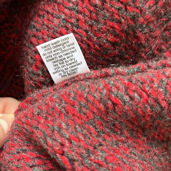 BLUE Saks Fifth Avenue cashmere sweater - Picture 6 of 9